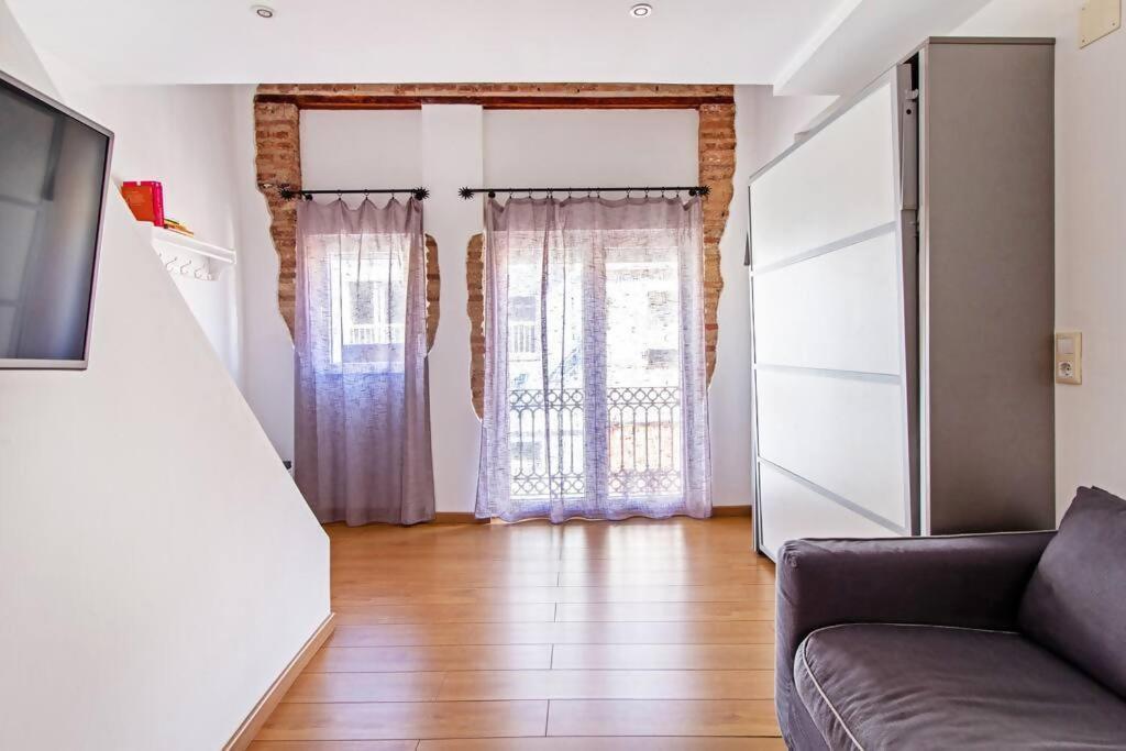 Apartamento Con Terraza Privada Cerca De La Playa Валенсия Екстериор снимка
