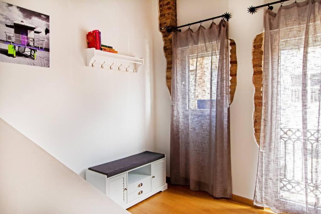 Apartamento Con Terraza Privada Cerca De La Playa Валенсия Екстериор снимка